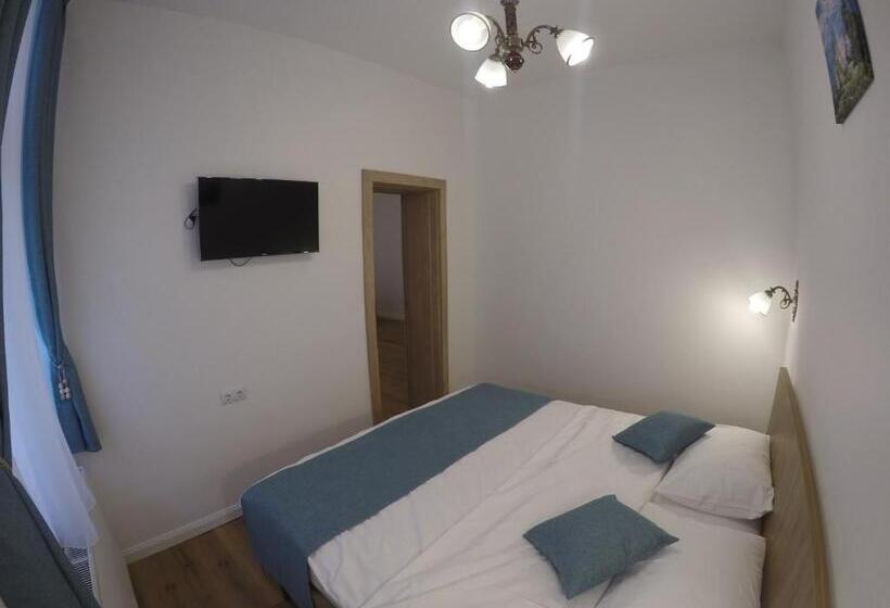 سوییت خانوادگی, Casa Bacila