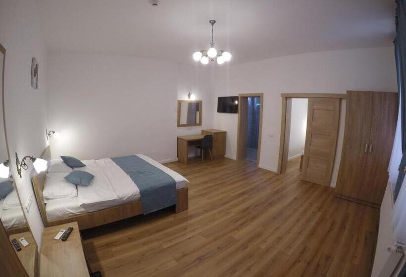 سوییت خانوادگی, Casa Bacila