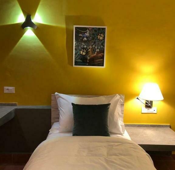 标准单人间, Le Relais Des Sables