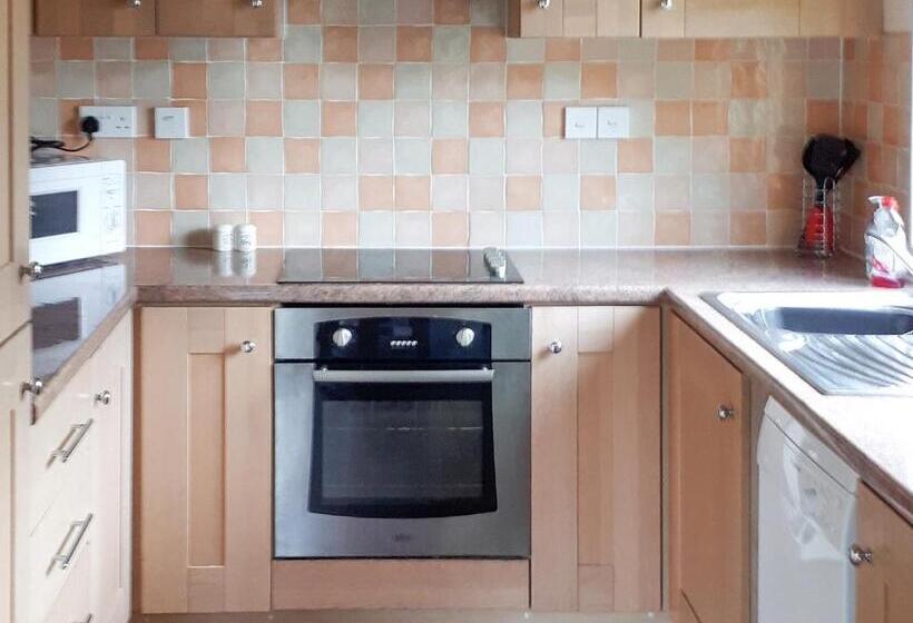 Дом 4 Спальни, Barlings Country Park