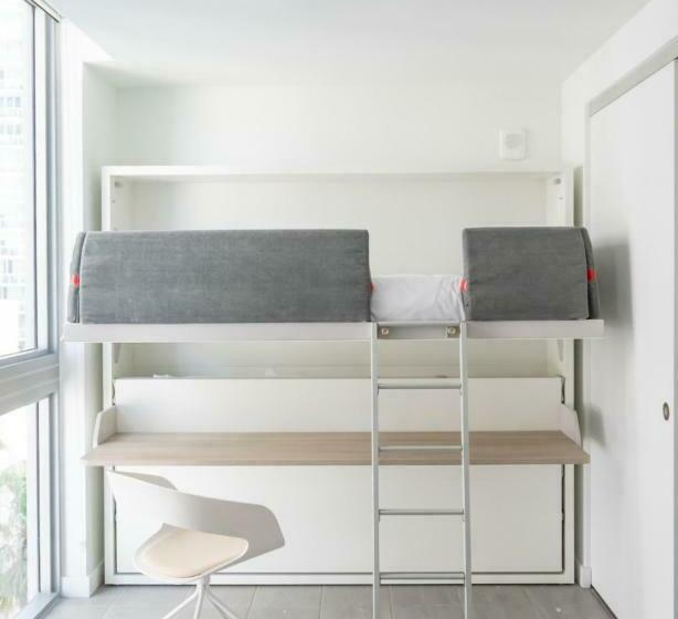 إستوديو قياسى, Yotel Miami