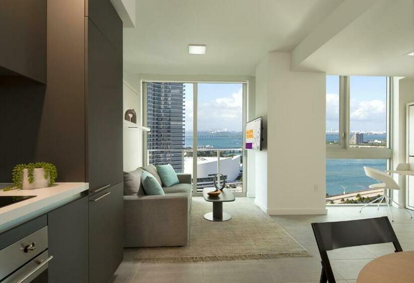 标准工作室, Yotel Miami