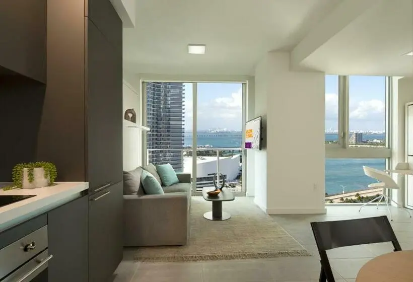 スタンダードスタジオ, Yotel Miami