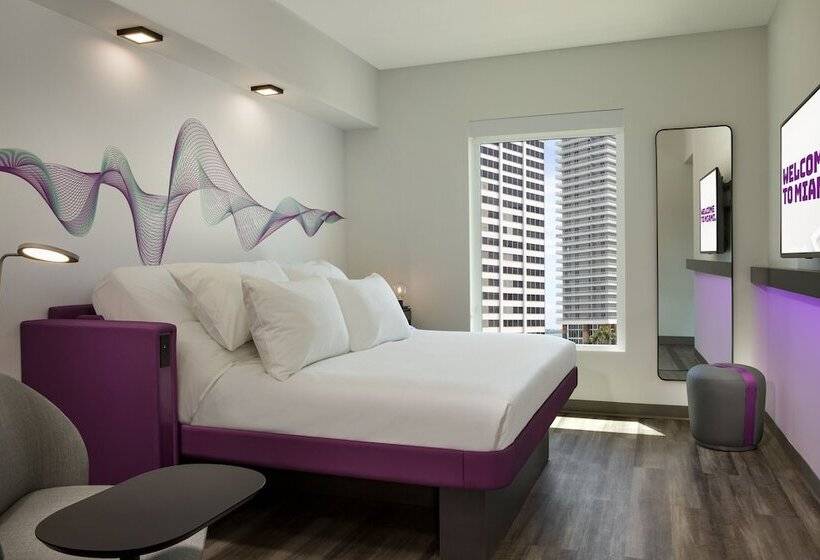 غرفة قياسية سرير كينج, Yotel Miami