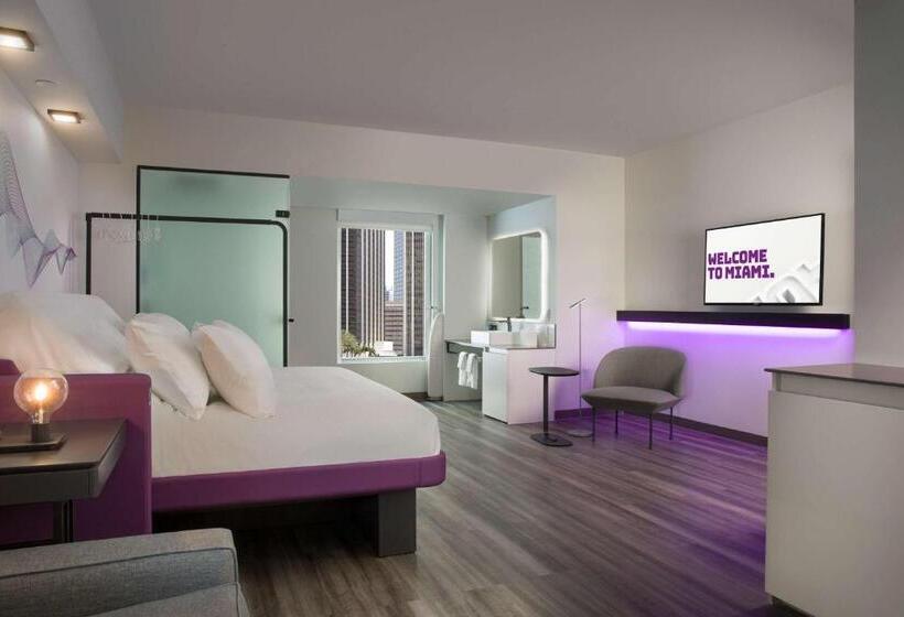 جناح جونيور, Yotel Miami
