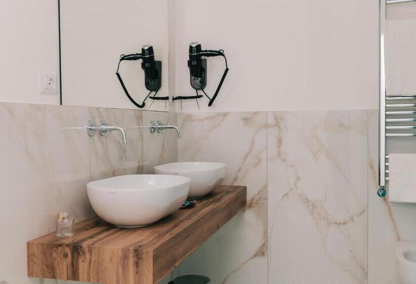 اتاق استاندارد با تخت بزرگ, Frontemare Suite