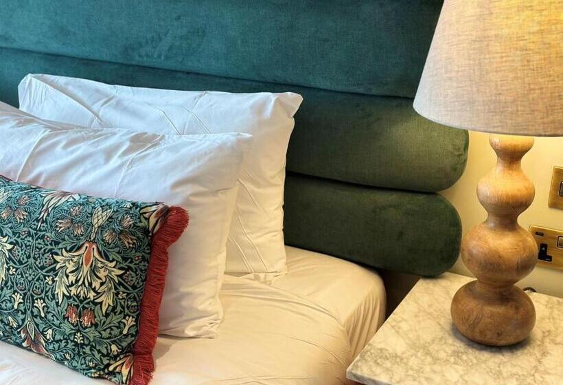 Люкс Кровать Кинг, Indigo Exeter, An Ihg