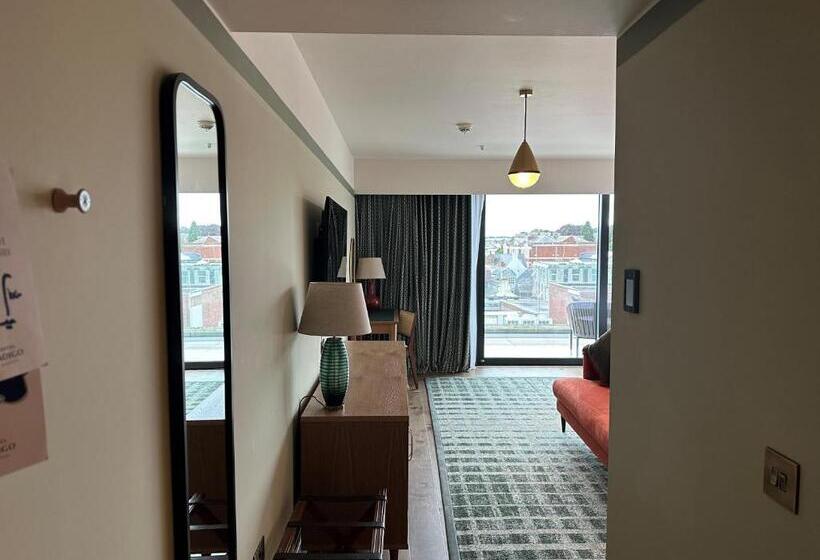 سوئیت با تخت بزرگ, Indigo Exeter, An Ihg