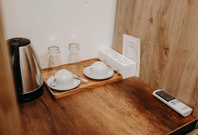 اتاق استاندارد با چشم‌انداز دریاچه, Noor Konjic