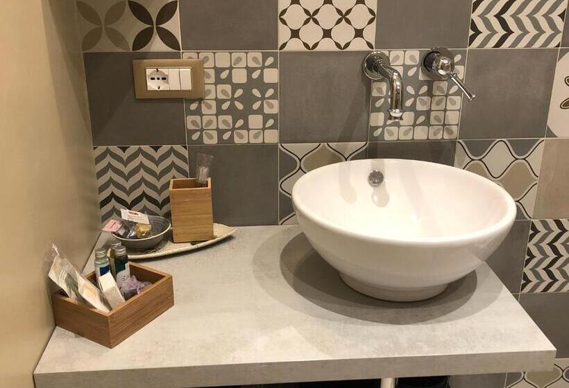 غرفة قياسية مزوَّدة بشُرفة, La S Volta Vanzago Bed And Breakfast