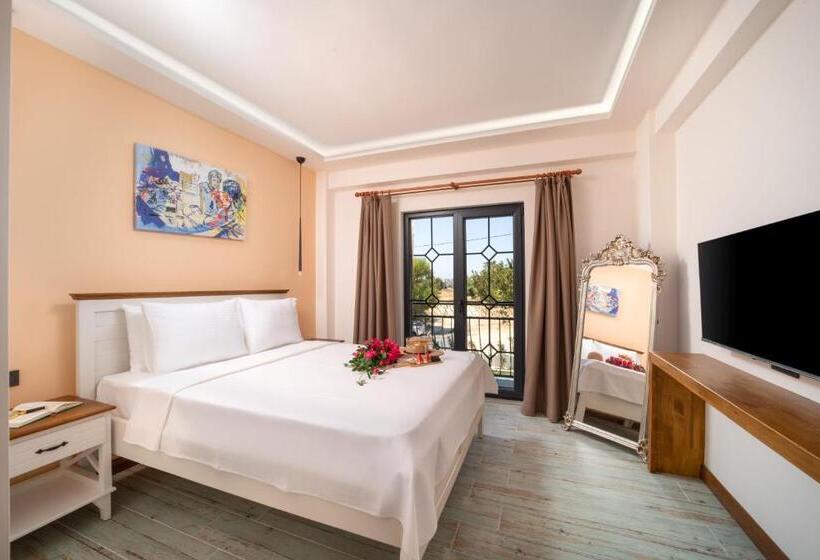 اتاق لوکس با بالکن, Meli̇tya Hotels Gökçeada