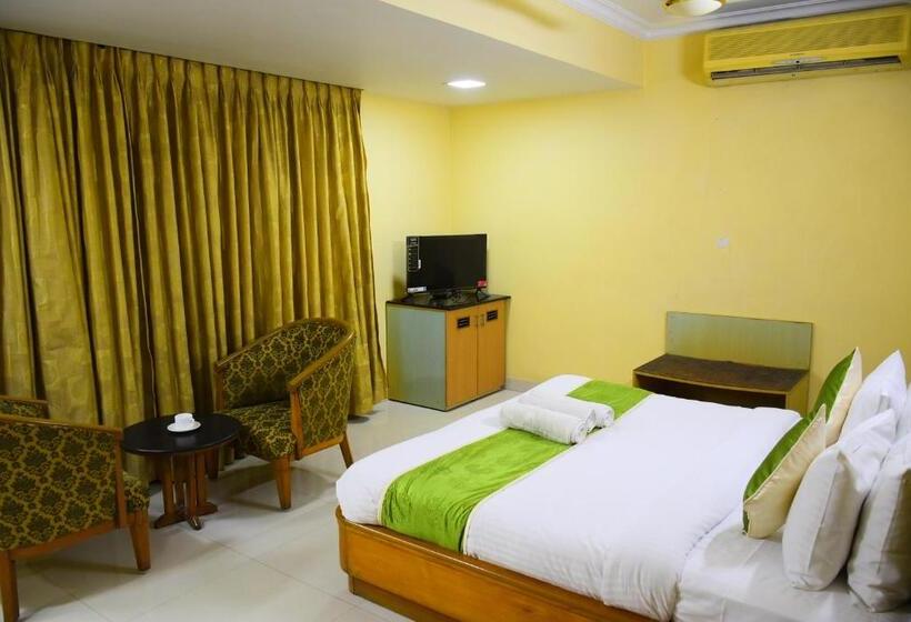 豪华房间, Nakshatree Hotels, Maruthi Residency  Mogappair