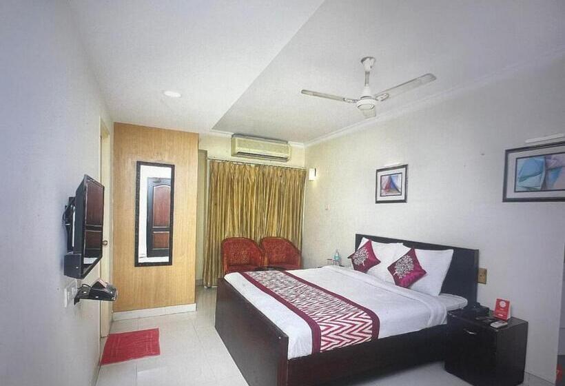 Номер Deluxe, Nakshatree Hotels, Maruthi Residency  Mogappair