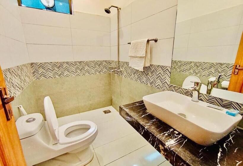 اتاق استاندارد یک نفره, Grand Hayat Guest House