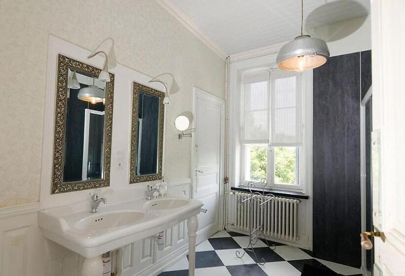 정원 전망 4인용 스탠다드 룸, Château D Arfeuilles Chambres Et Tables D Hôtes