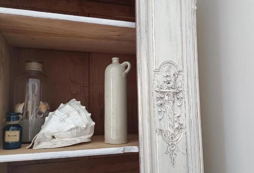 정원 전망 4인용 스탠다드 룸, Château D Arfeuilles Chambres Et Tables D Hôtes