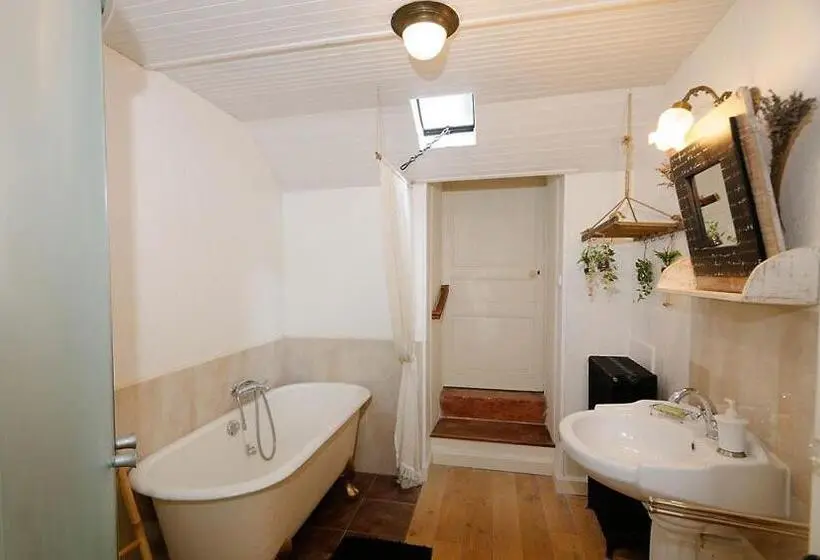 プールビュースタンダードルーム, Château D Arfeuilles Chambres Et Tables D Hôtes