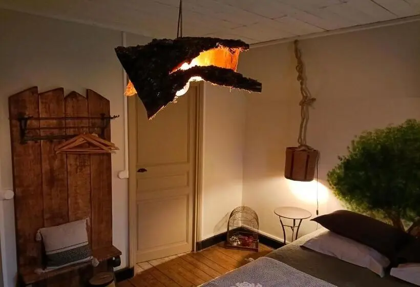 マウンテンビュースタンダードルーム, Château D Arfeuilles Chambres Et Tables D Hôtes