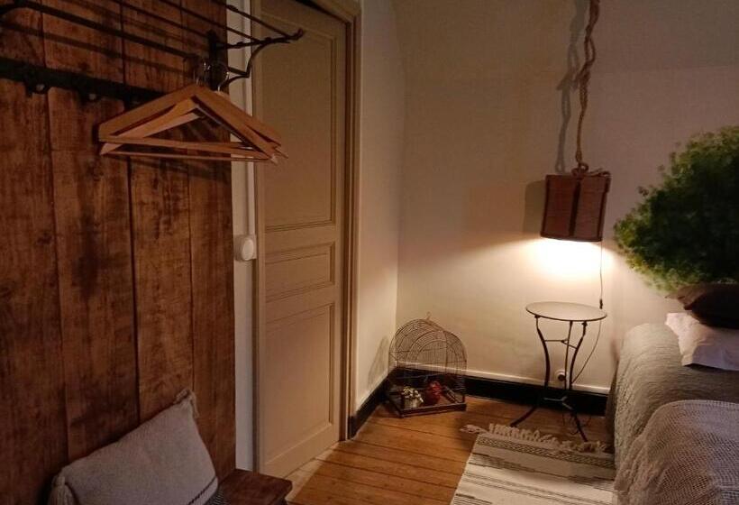 스탠다드 룸 산 전망, Château D Arfeuilles Chambres Et Tables D Hôtes