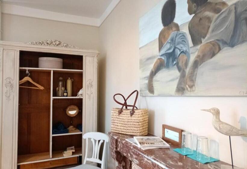 정원 전망 4인용 스탠다드 룸, Château D Arfeuilles Chambres Et Tables D Hôtes