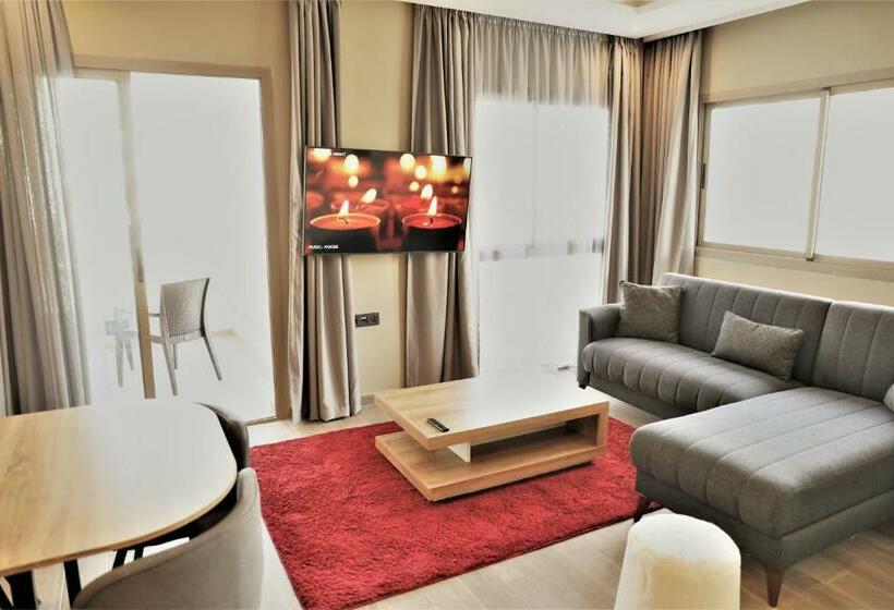 דירת שלושה חדרים, Dominium Residence