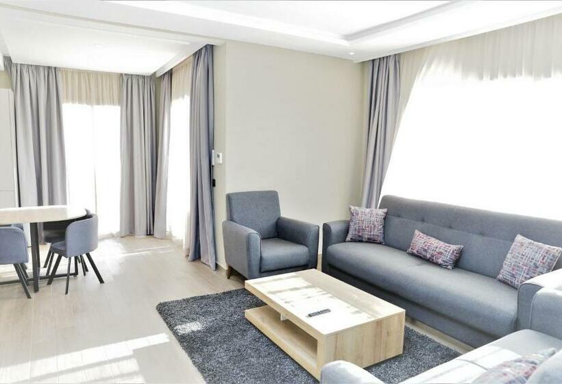 דירת שלושה חדרים, Dominium Residence