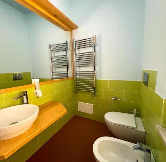 חדר סטנדרט, De Novo E D Antico