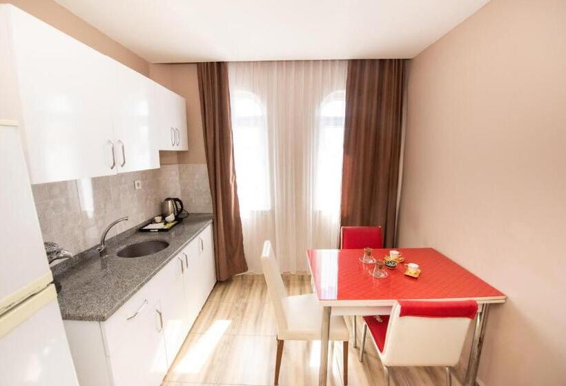 اتاق لوکس چهار تخته, Palvan Apart Otel