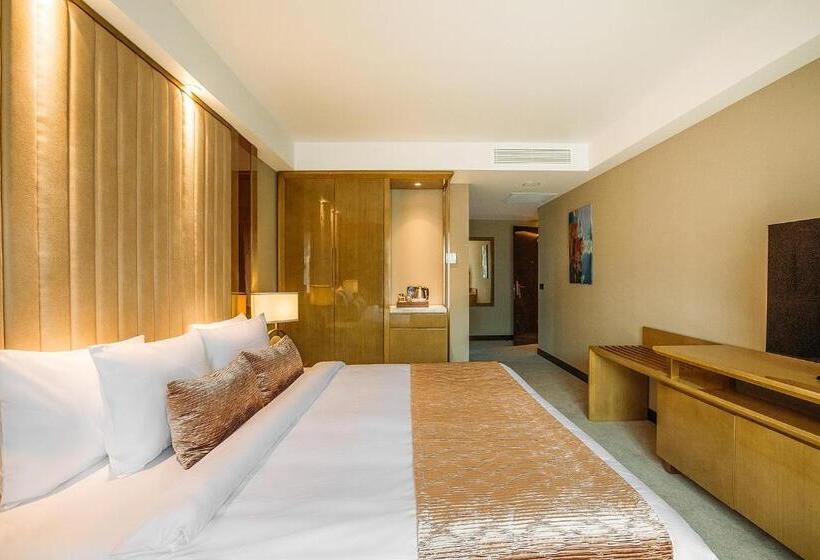 اتاق لوکس با تخت بزرگ, Marjan Plaza