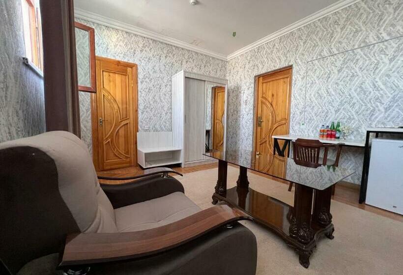 חדר דלוקס, Massaget