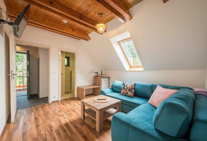Люкс Кровать Кинг, Vinařství Vrátil   Penzion