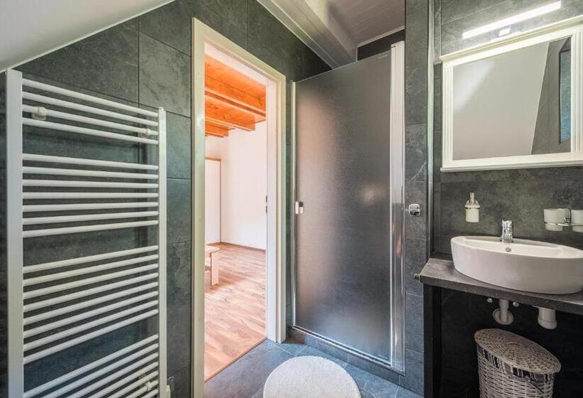 Люкс Deluxe Кровать Кинг, Vinařství Vrátil   Penzion