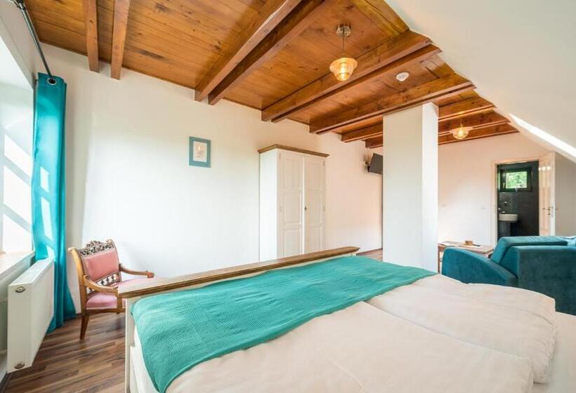 キングサイズベッドのデラックススイート, Vinařství Vrátil Penzion