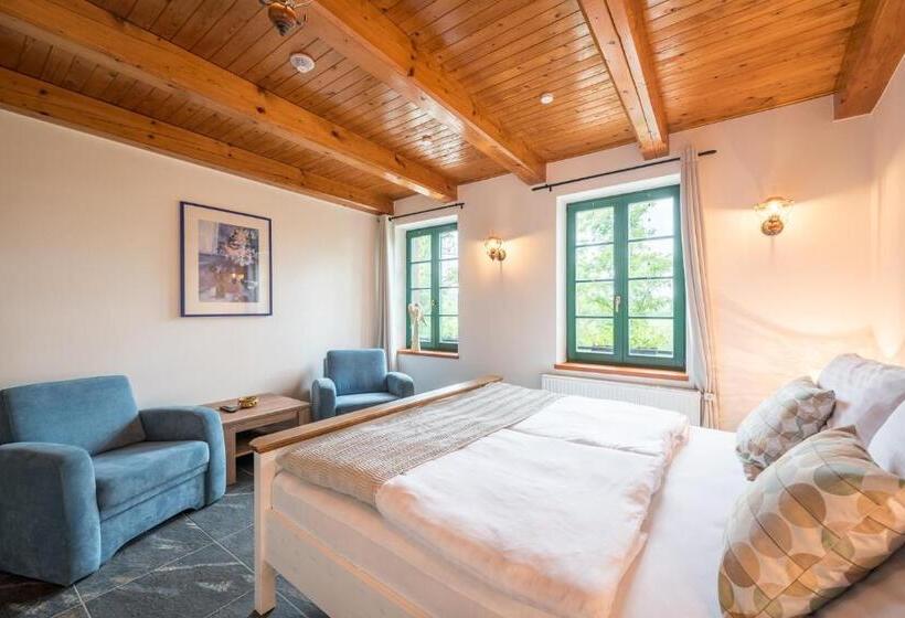 デラックスルーム, Vinařství Vrátil Penzion