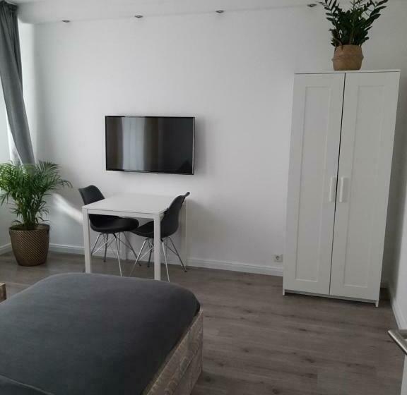 آپارتمان 3 خوابه, Pension Asche