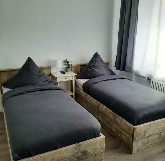 آپارتمان 3 خوابه, Pension Asche