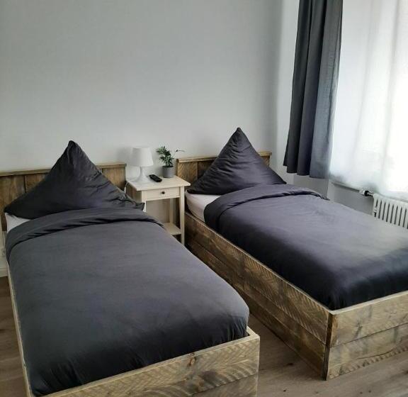 آپارتمان 3 خوابه, Pension Asche