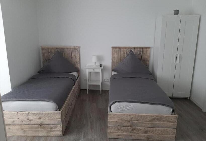 اتاق استاندارد, Pension Asche