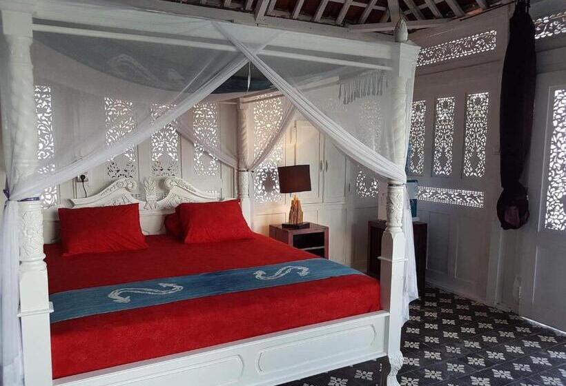 غرفة ديلوكس مطلّة علي البحر مزوَّدة بشُرفة, Eco Dive Resort Alycastre