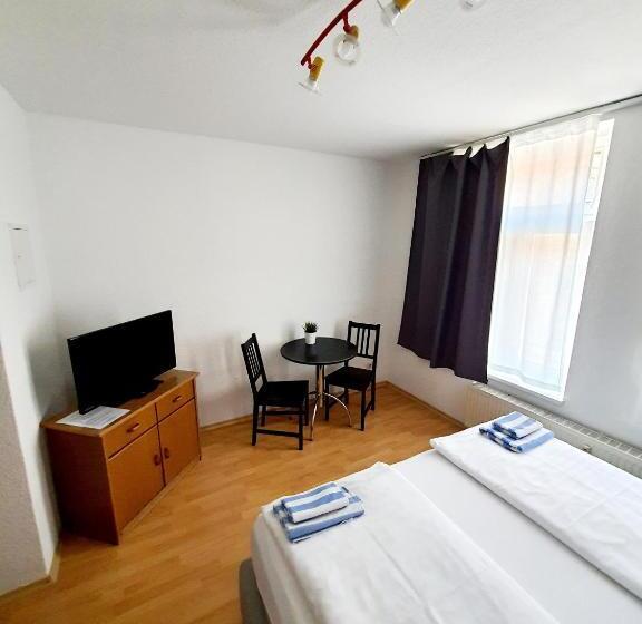 דירת חדר, Pension Apostel