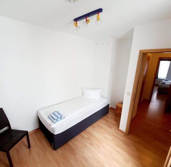 דירת חדר, Pension Apostel