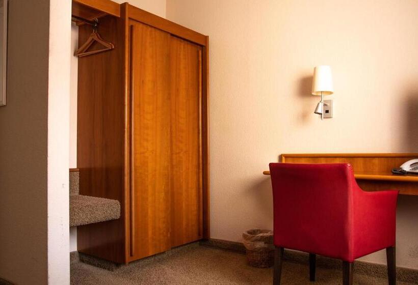 Standard Single Room, Bundt S Hotel & Gartenrestaurant