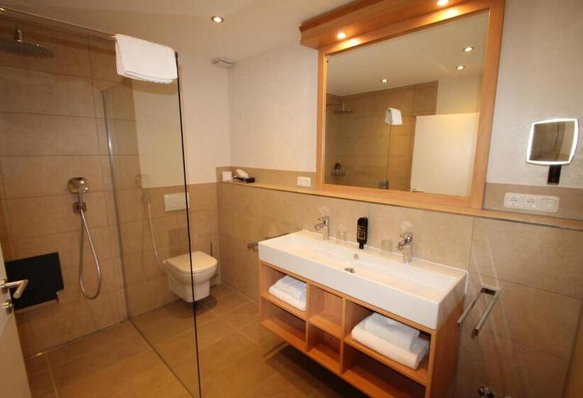 Junior Suite with Terrace, Bundt S Hotel & Gartenrestaurant