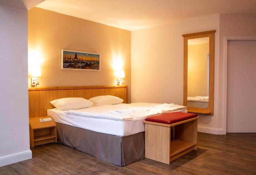 Junior Suite with Terrace, Bundt S Hotel & Gartenrestaurant