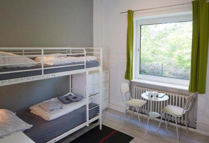标准三人间共用浴室, Flensbed Hotel & Hostel