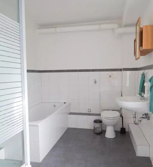 バスルーム共有のトリプルスタンダード, Flensbed Hotel & Hostel