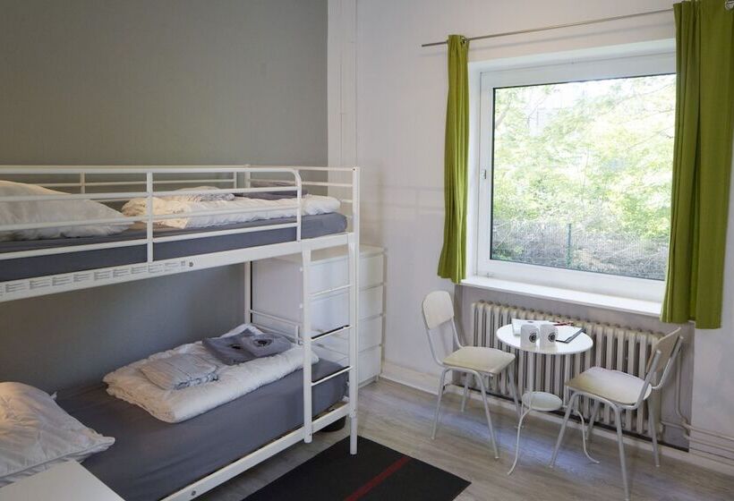 标准三人间共用浴室, Flensbed Hotel & Hostel