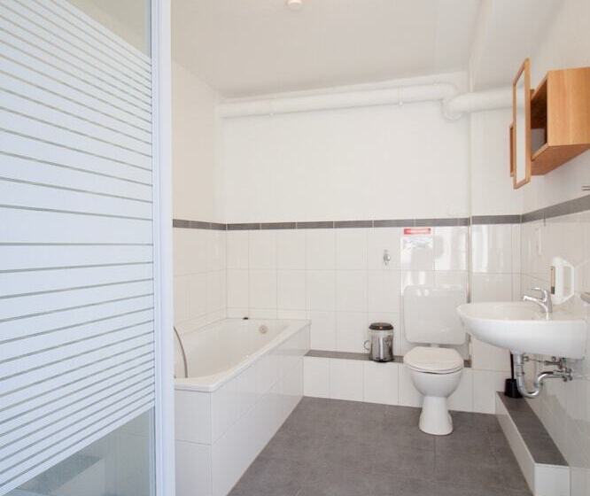 غرفة قياسية ثلاثية حمام مشترك, Flensbed Hotel & Hostel