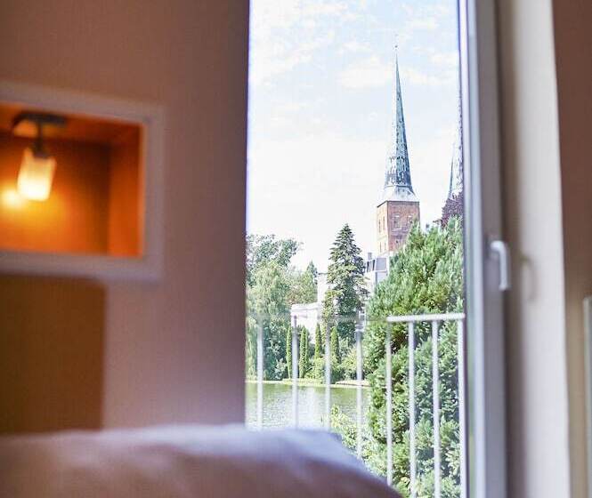 标准单人间, Am Mühlenteich