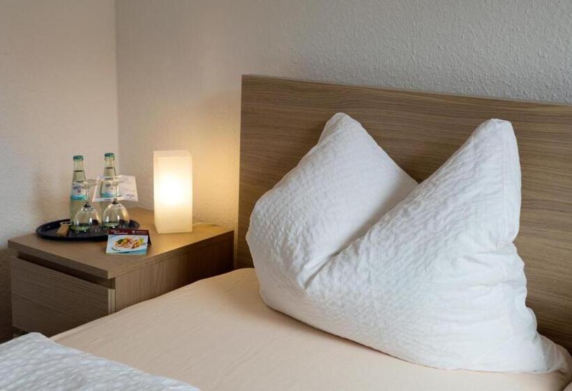 غرفة قياسية, & Apartment Am Theaterplatz